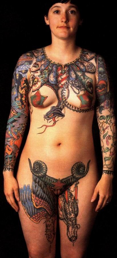 Ragazze perverse tatuate e con piercing
 #67507343
