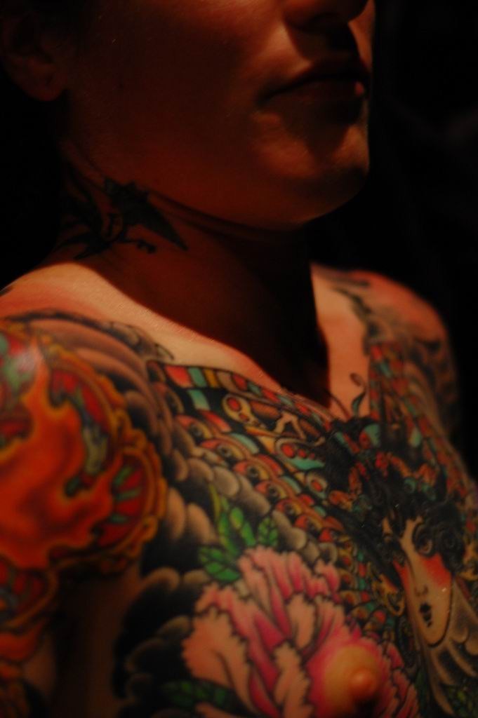 Ragazze perverse tatuate e con piercing
 #67507357