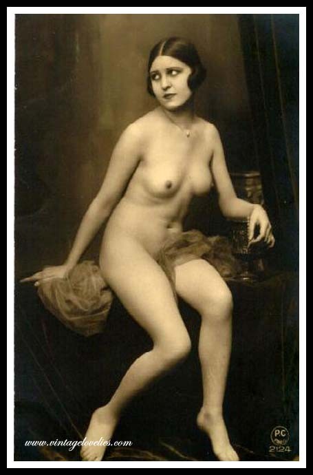 Vintage rares et exclusives dames anciennes exposées
 #75595520