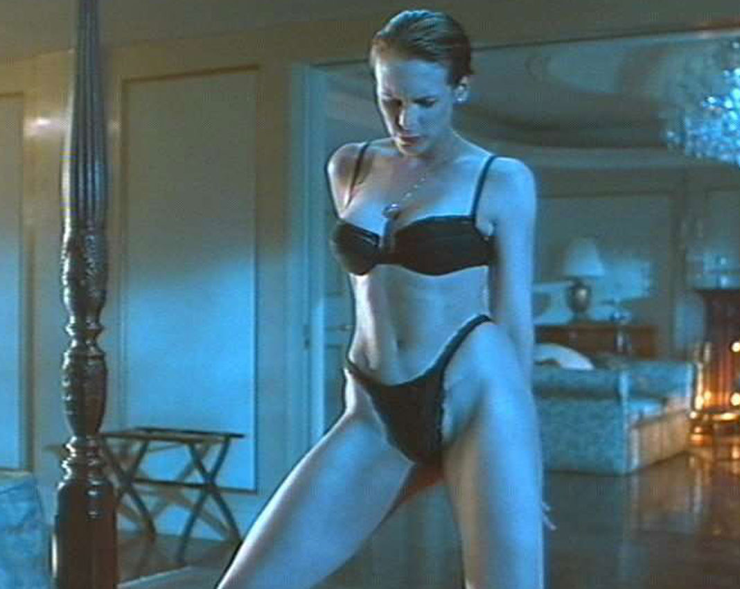 Jaime Lee Curtis nice topless in front of a mirror #75313019