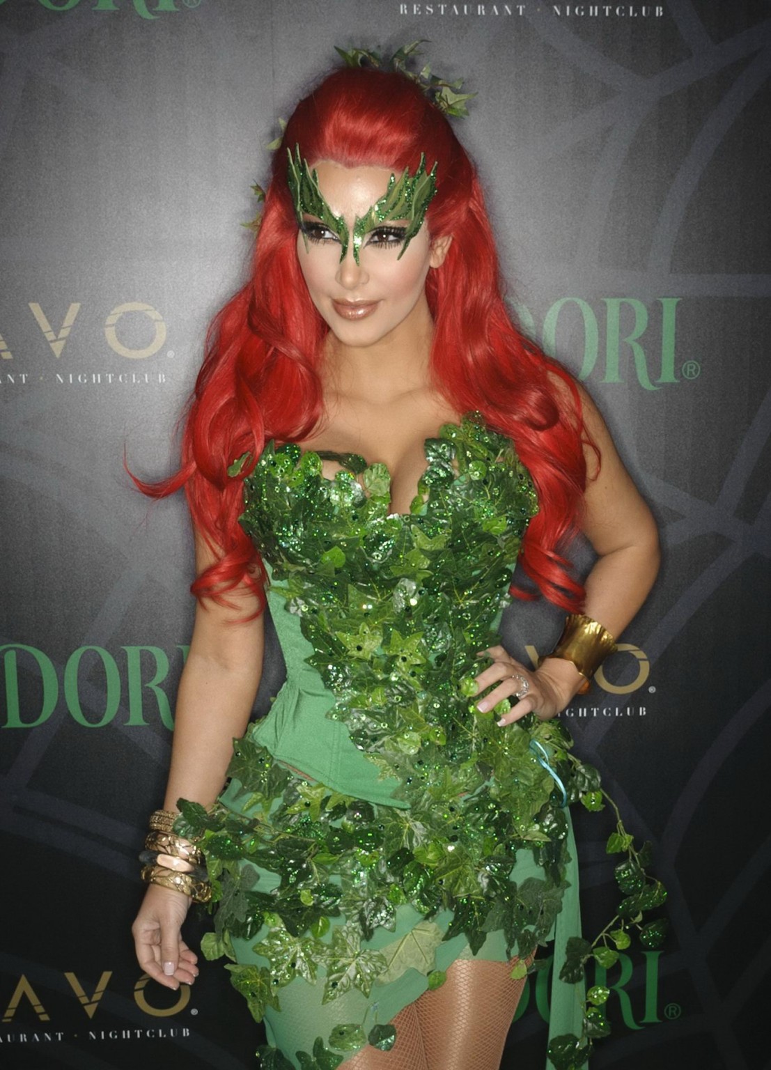 Kim kardashian busty alla festa di halloween di midory verde a las vegas
 #75283832