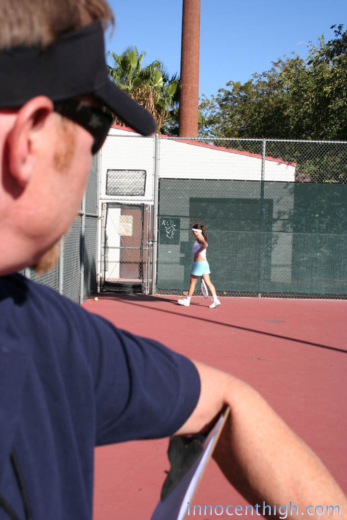 La zorra del tenis se folla al entrenador
 #77419253