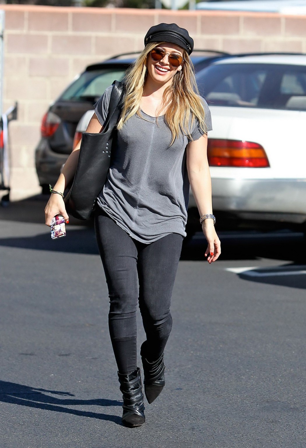 Hilary Duff Showing Hard Pokies In A Gray Top And Tight Jeans Out In Santa Monic