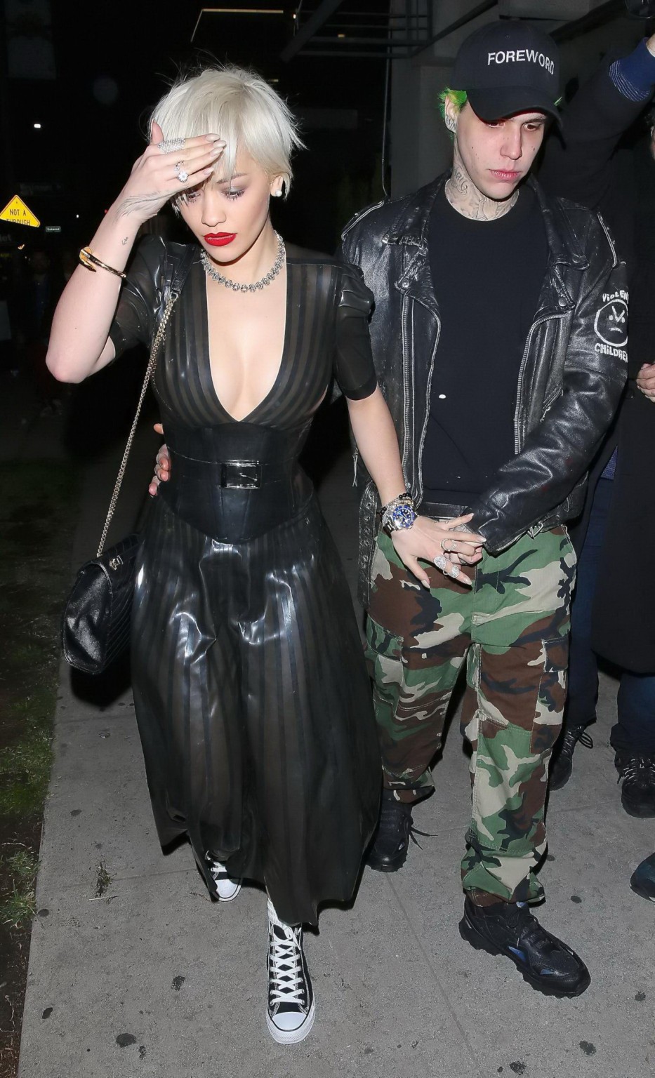 Rita Ora zeigt ihre Brüste ohne BH in einem schwarzen Seethru-Kleid bei den ni
 #75170903