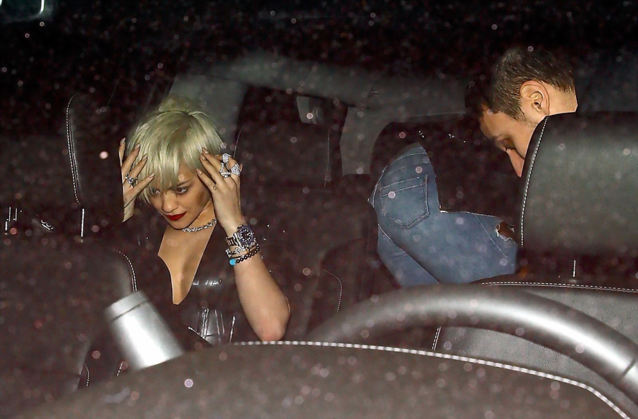 Rita Ora zeigt ihre Brüste ohne BH in einem schwarzen Seethru-Kleid bei den ni
 #75170977