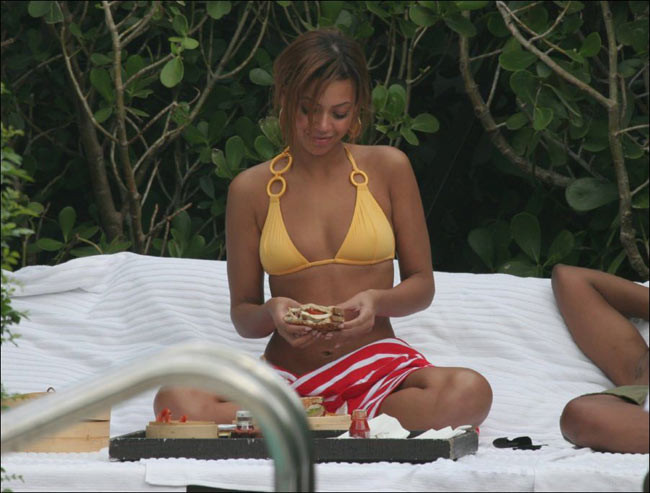 Knockout cutie Beyonce Knowles sexy posing #75443591