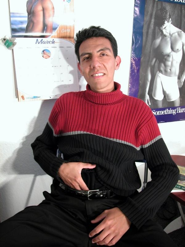 Latino Hunk posiert nackt
 #76995186