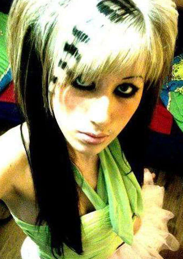 Photos of camwhoring emo and punk babes