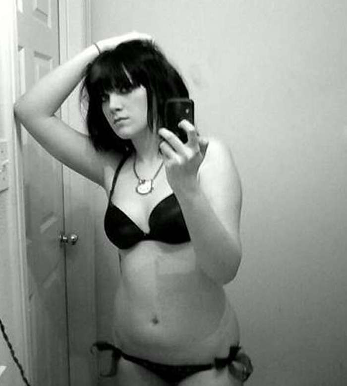 Bilder von camwhorenden Emo und Punk Babes
 #75709728