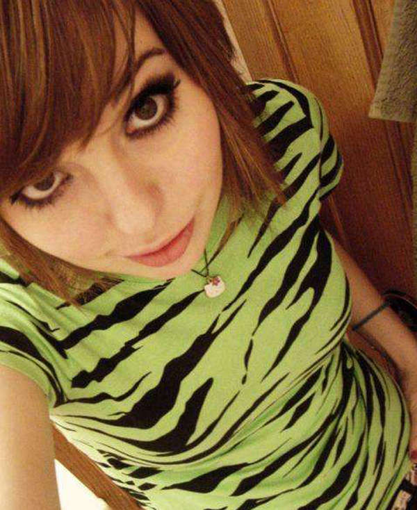 Pictures of camwhoring emo and punk babes #75709775