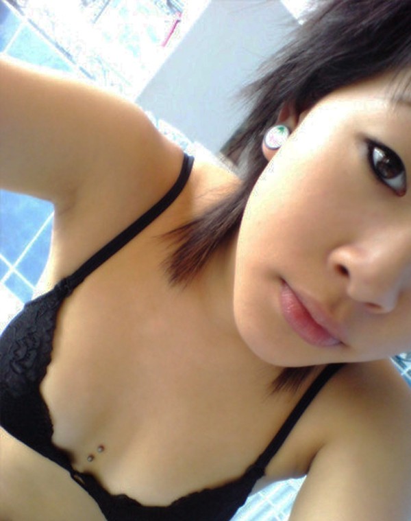 Naughty and hot selfpics taken by an amateur Asian chick #69900721