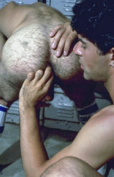 Bear screwing a nice hairy ass after training in a locker room #76920556