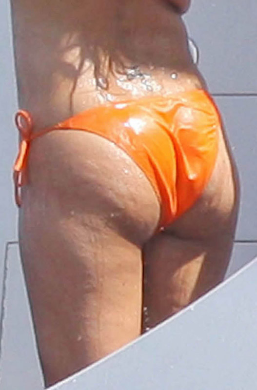 Celebrity Eva Longoria shows sexy ass in orange bikini #75402063