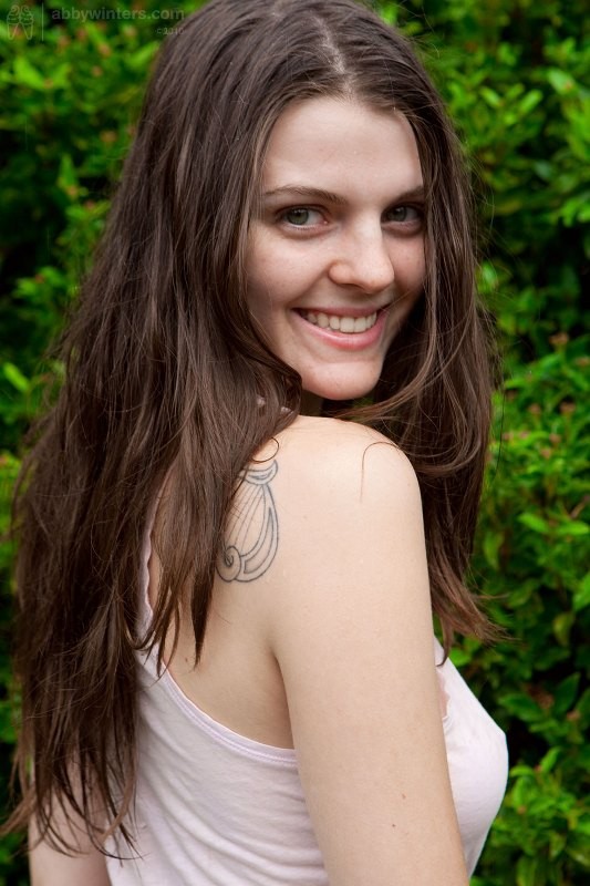 庭の女の子
 #78597710