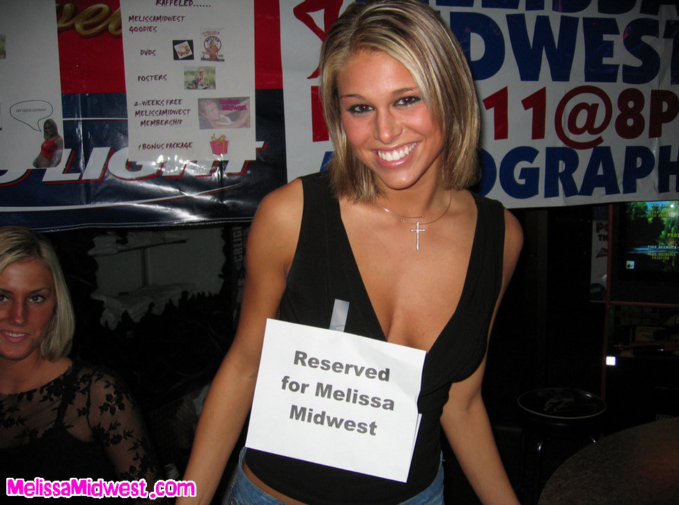 Melissa midwest firma autografi alla ghiacciaia
 #67340512