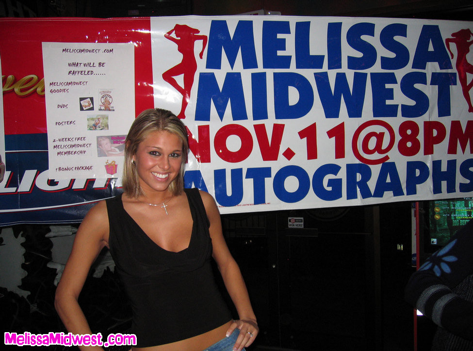 Melissa medio oeste firma de autógrafos en la casa de hielo
 #67340518