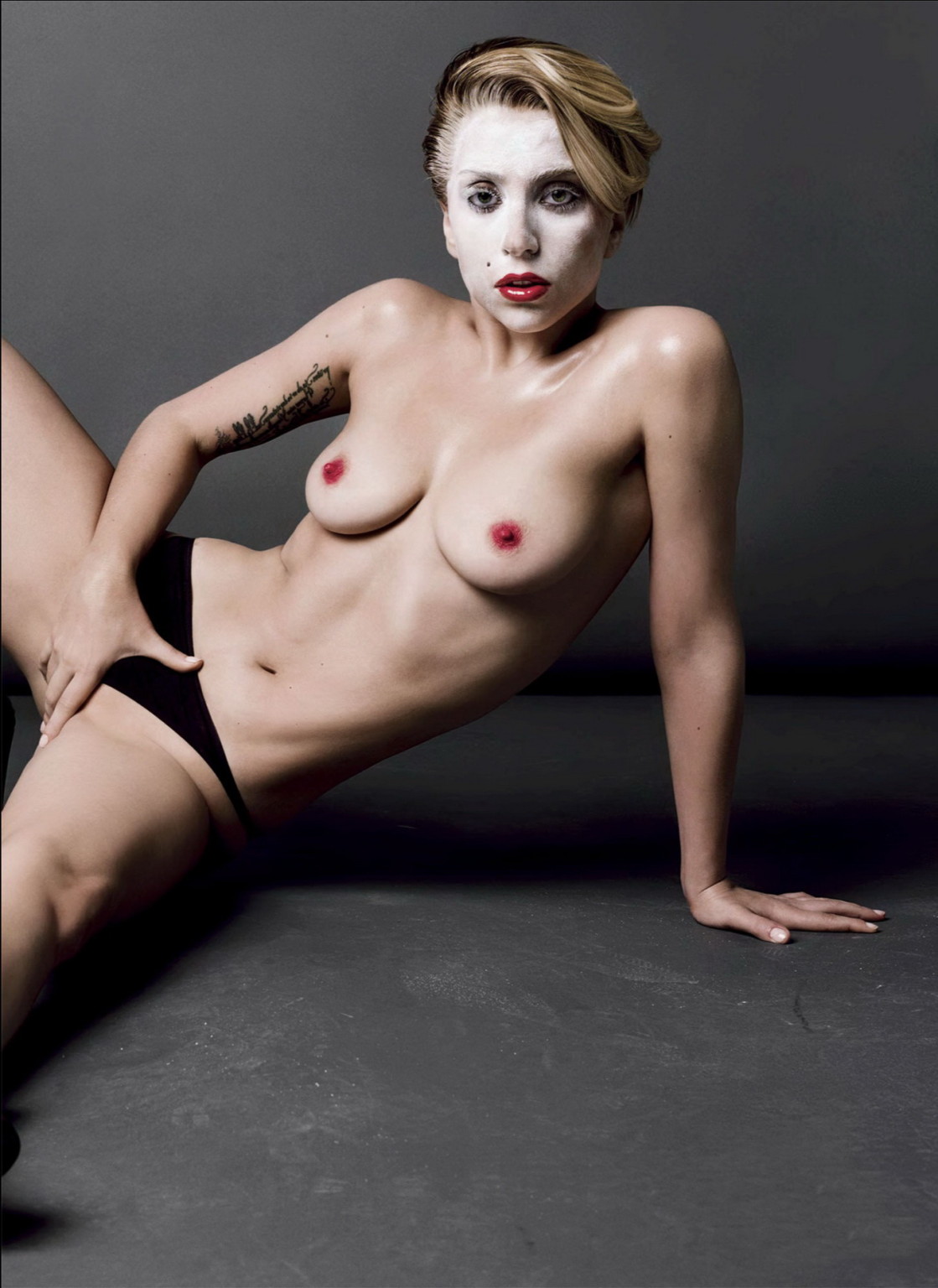 Lady Gaga showing off her naked body at the photoshoot for V Magazine Fall 2013 #75219892