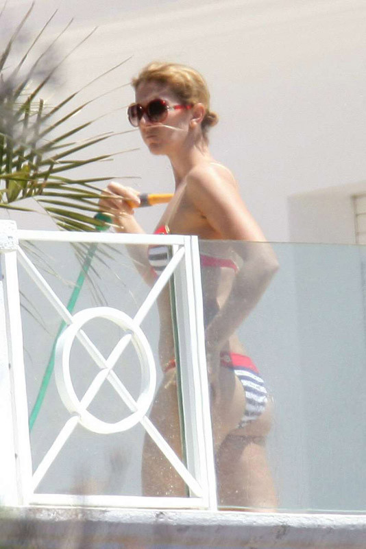 Celine Dion flashing slender body in sexy bikini #75398794