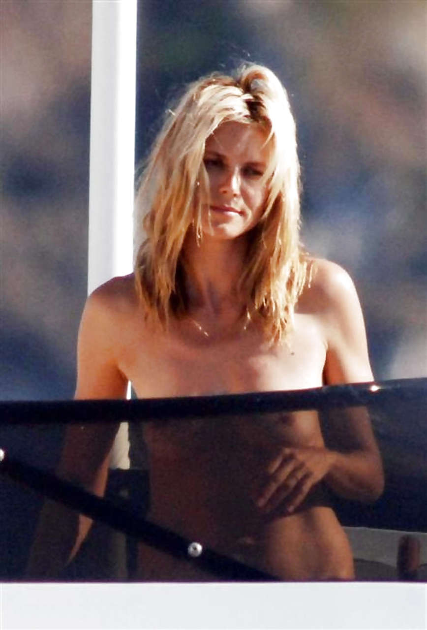 Heidi Klum caught enjoy sunbathing topless on yacht by paprazzi and posing sexy #75295205