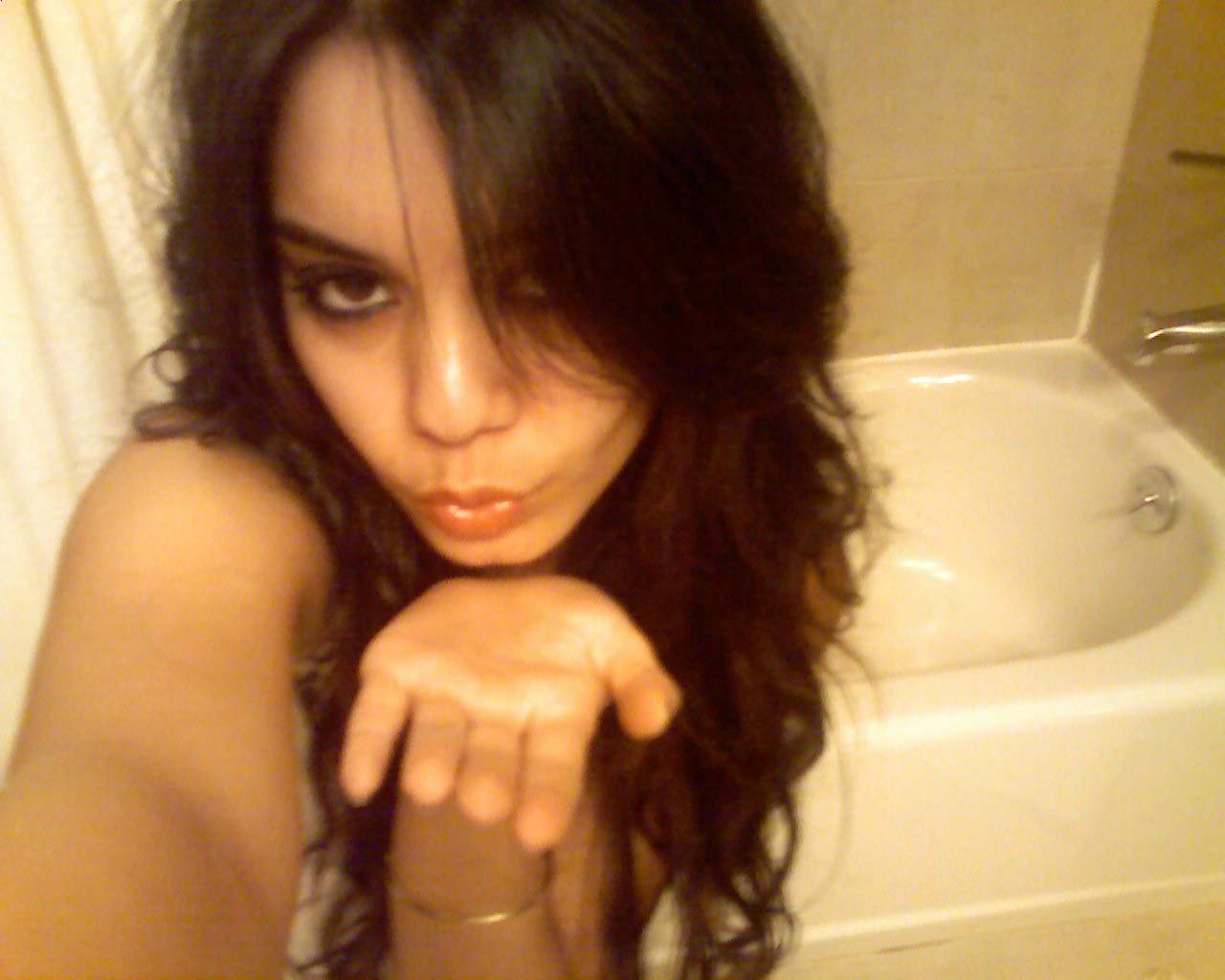Vanessa Hudgens exposing sexy body and nice tits on leaked photos #75313580