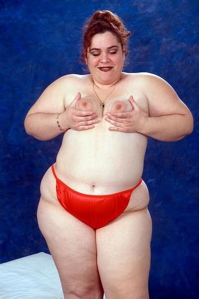Belly in red #75593492