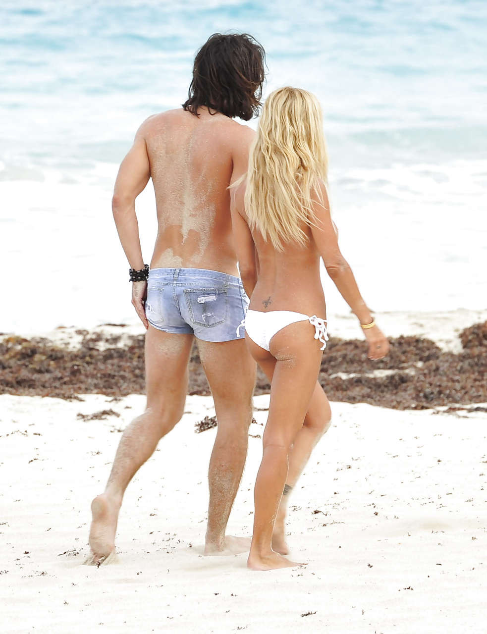 Shauna Sand giving blowjob and fucking on rocks on beach paparazzi pictures #75263421