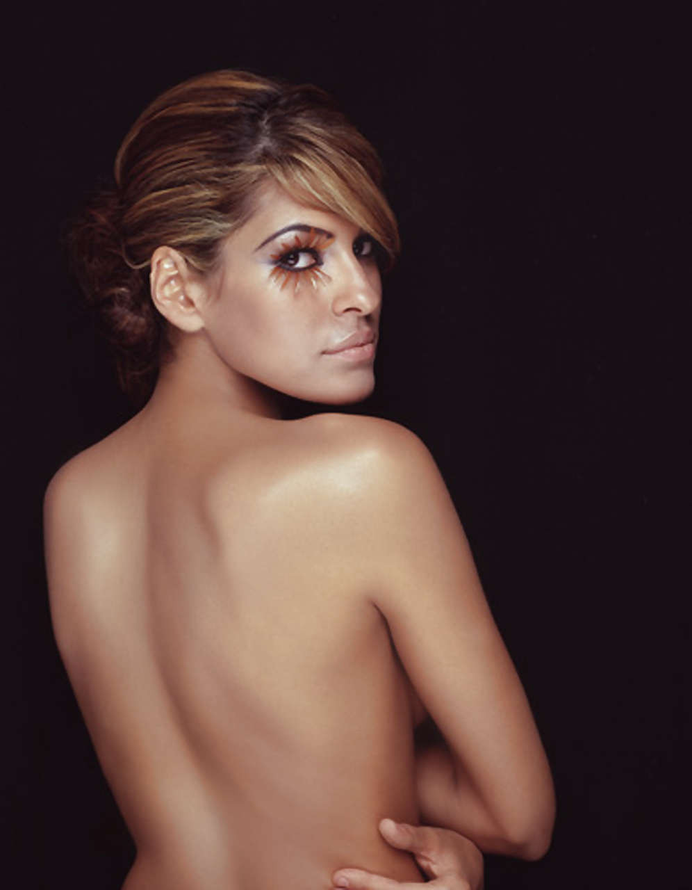 Eva mendes montrant son cul et posant seins nus mais couverte
 #75295037