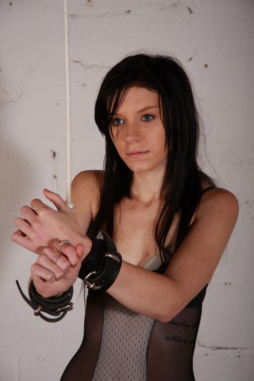 Kinky brunette bondage babe Vanessas debut in ropes and domination #72120393