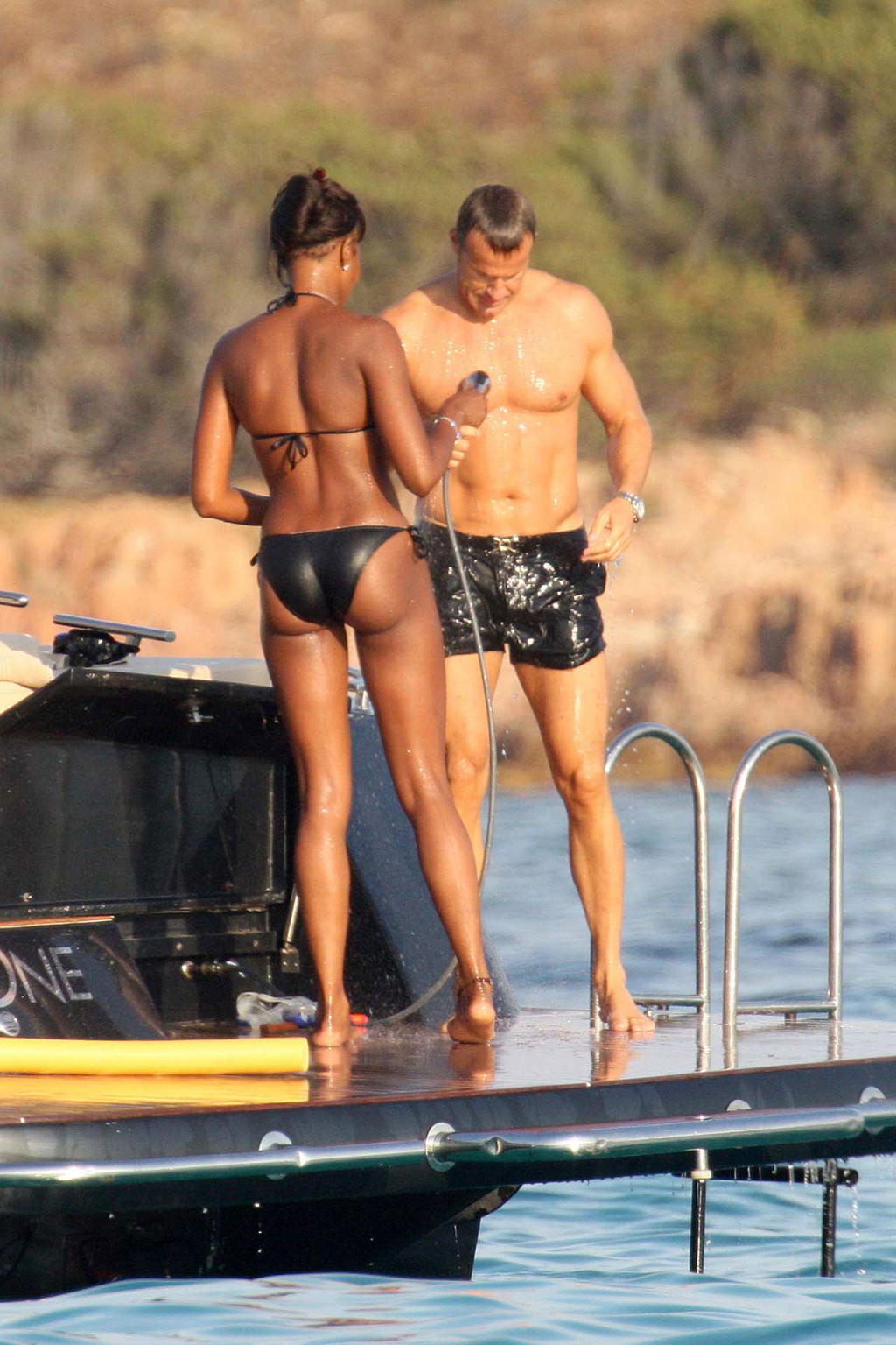 Naomi Campbell showing her amazing hot and sexy body in bikini #75373860