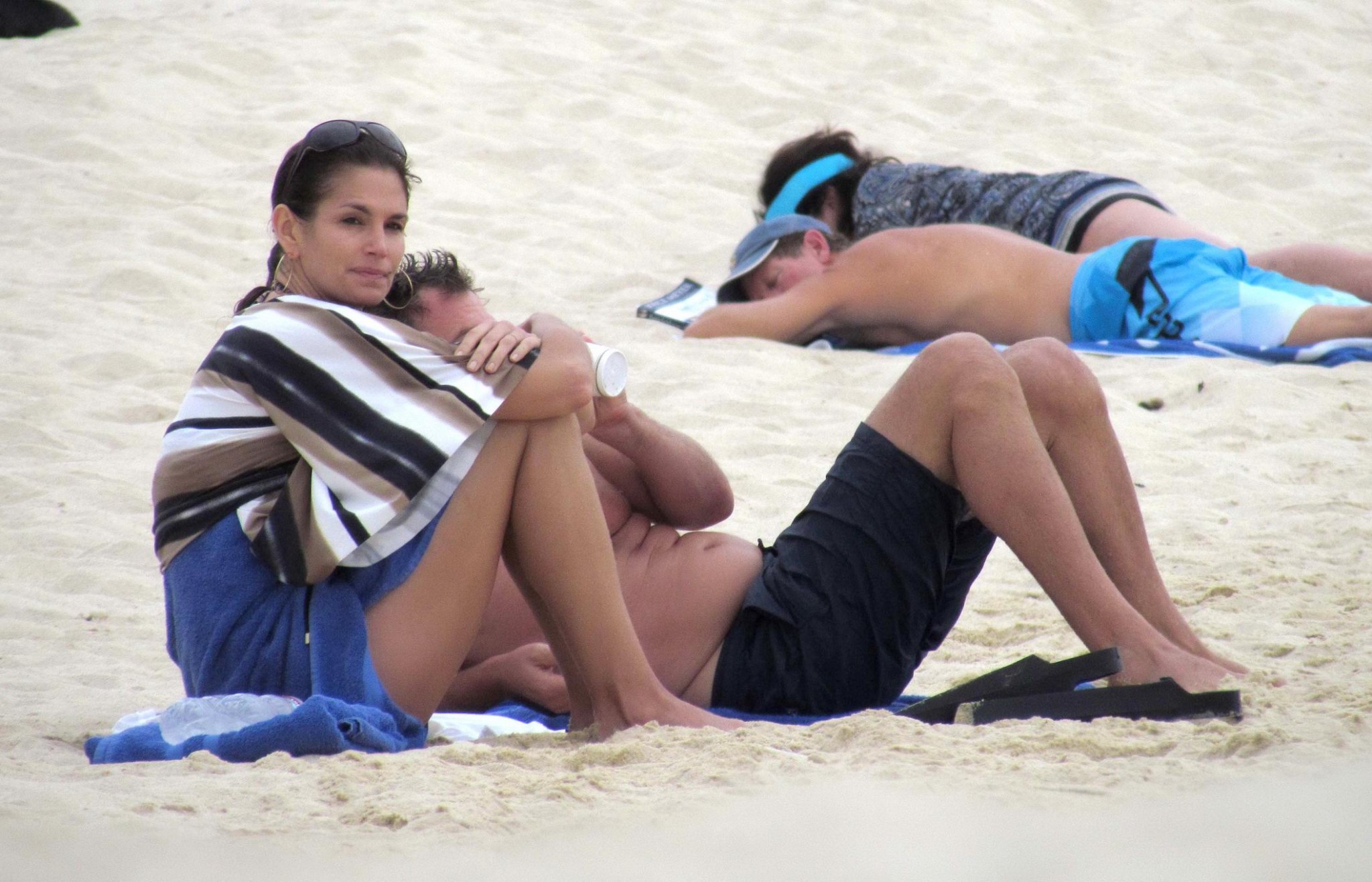 Cindy crawford portant un bikini imprimé serpent à Cabo san lucas
 #75281270