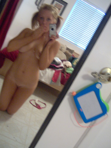 Sexy chick aus ohio selfshooting nackt in ihrem Schlafzimmer
 #71619551