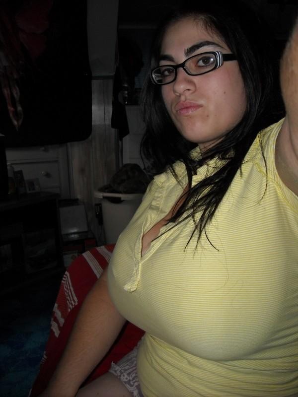 Chicas tetonas de vacaciones
 #77103384