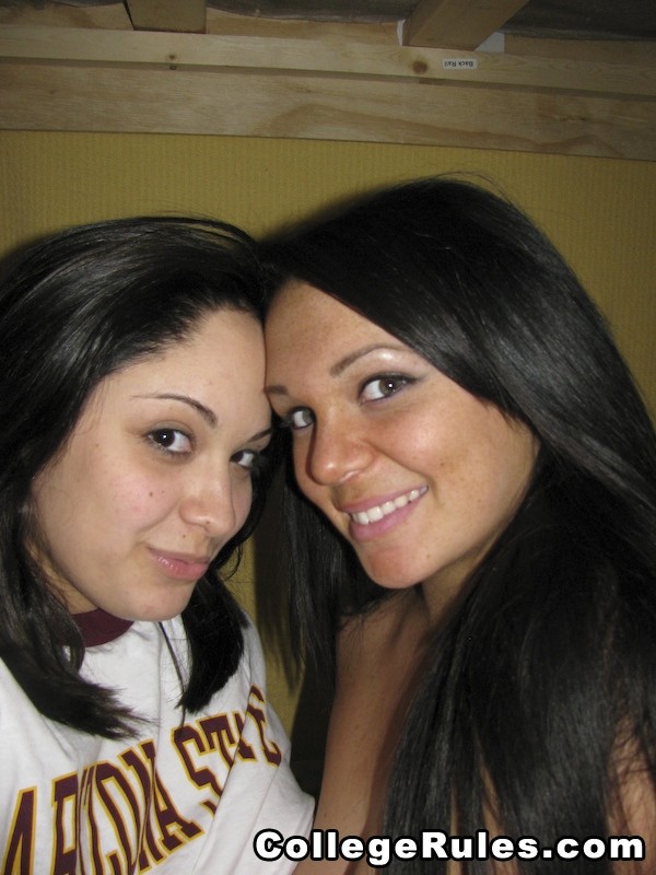 Puta universitaria tetona cabalga sobre una polla y recibe una corrida pegajosa
 #77087543