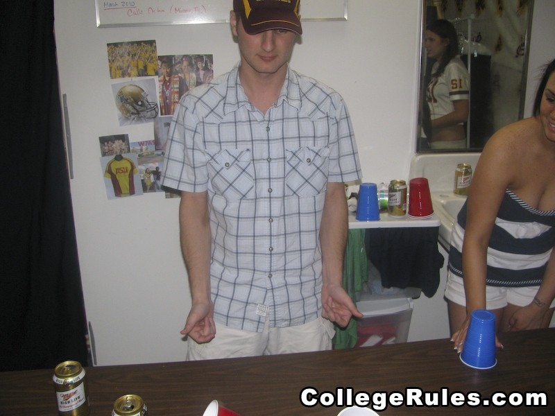 Puta universitaria tetona cabalga sobre una polla y recibe una corrida pegajosa
 #77087596