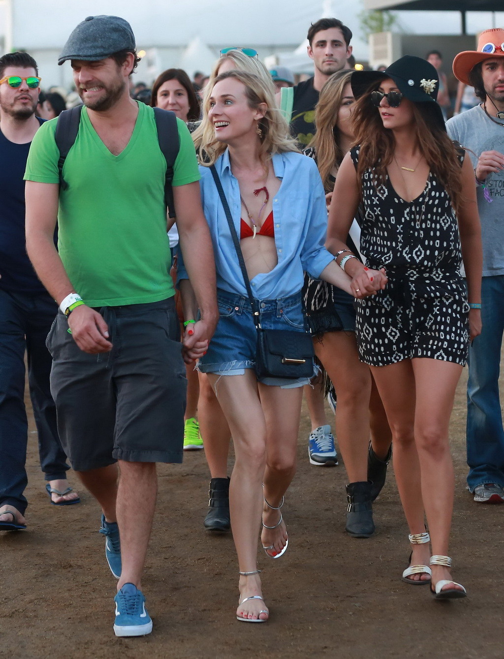 Nina dobrev und diane kruger cleavy und leggy bei coachella music festival weeken
 #75166505