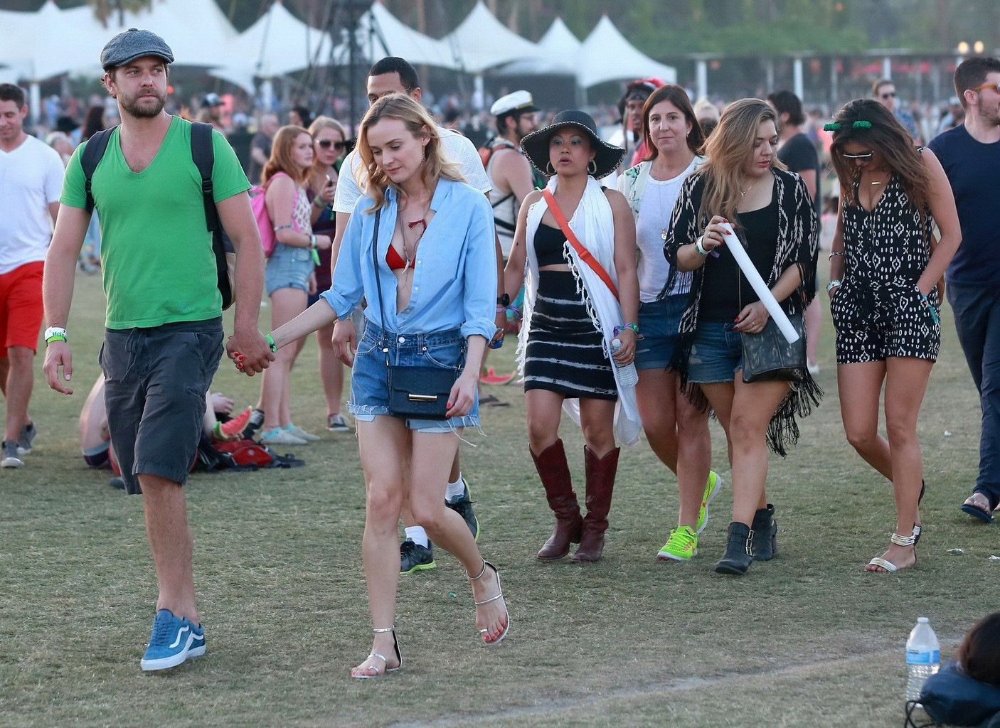 Nina dobrev und diane kruger cleavy und leggy bei coachella music festival weeken
 #75166585