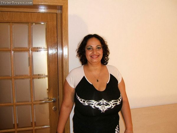 amateur chubby latina with huge big tits #75570070