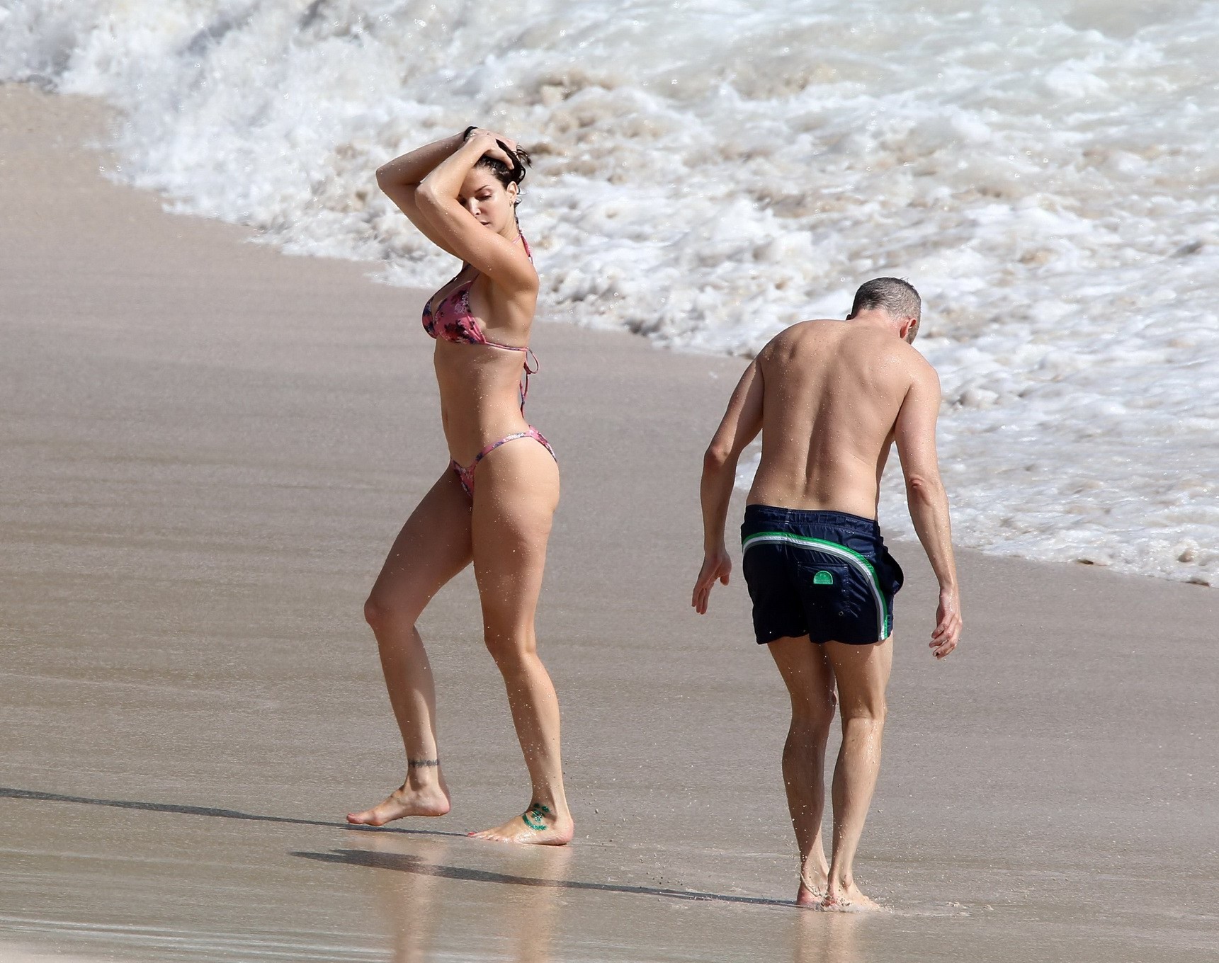 Stephanie Seymour indossa un succinto bikini floreale in spiaggia a st.barts
 #75208887