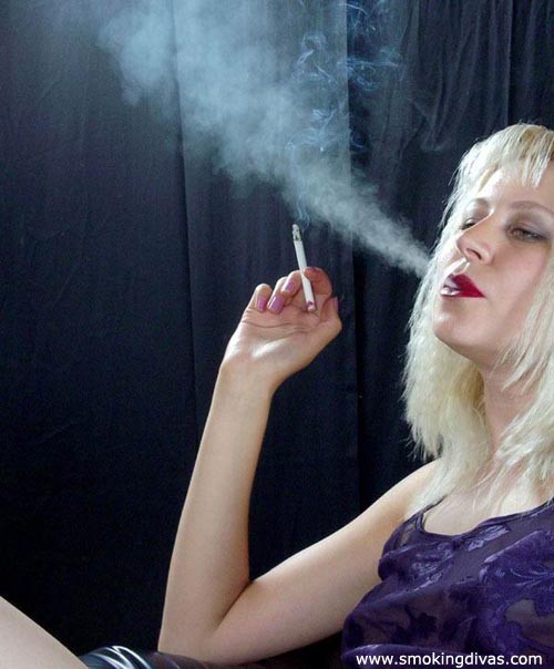 Watch exclusive smoking pics and movies #73260106