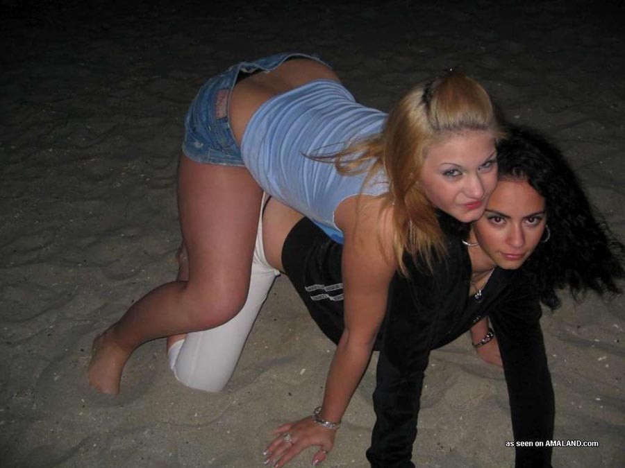 Nice picture gallery of sizzling hot amateur sexy lesbos at the beach #71576211