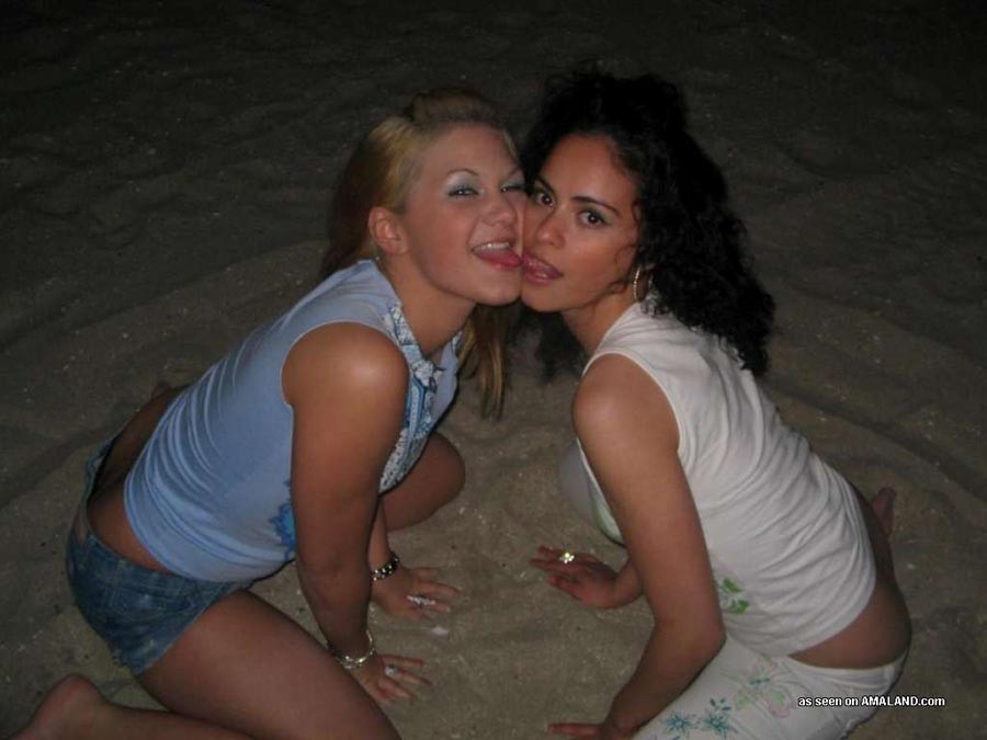 Nice picture gallery of sizzling hot amateur sexy lesbos at the beach #71576220