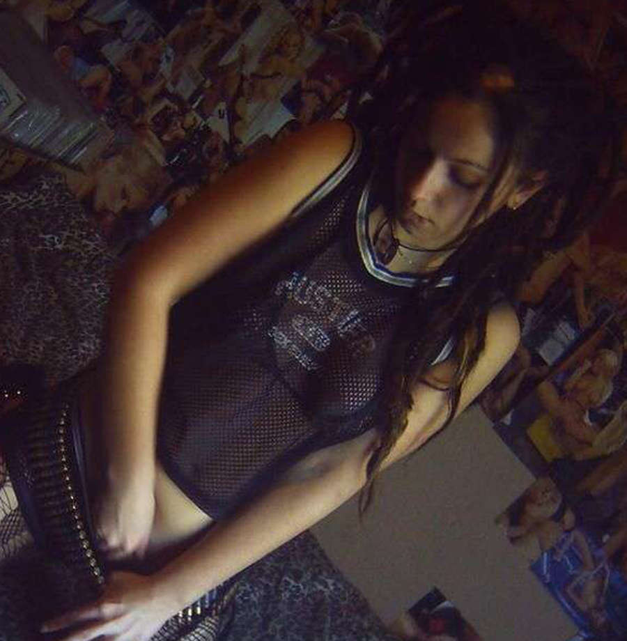 Preciosa chica punk rocker
 #68254680
