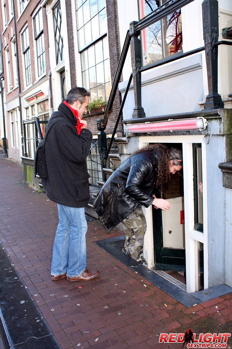 Una prostituta de Amsterdam se paga para follar a un turista su cerebro hacia fuera
 #68833951