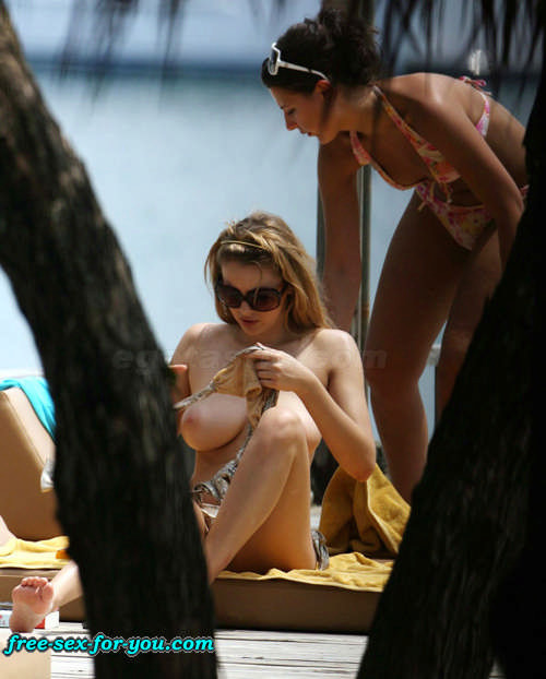 Keeley Hazell showing her nice big tits on beach to paparazzi #75422087