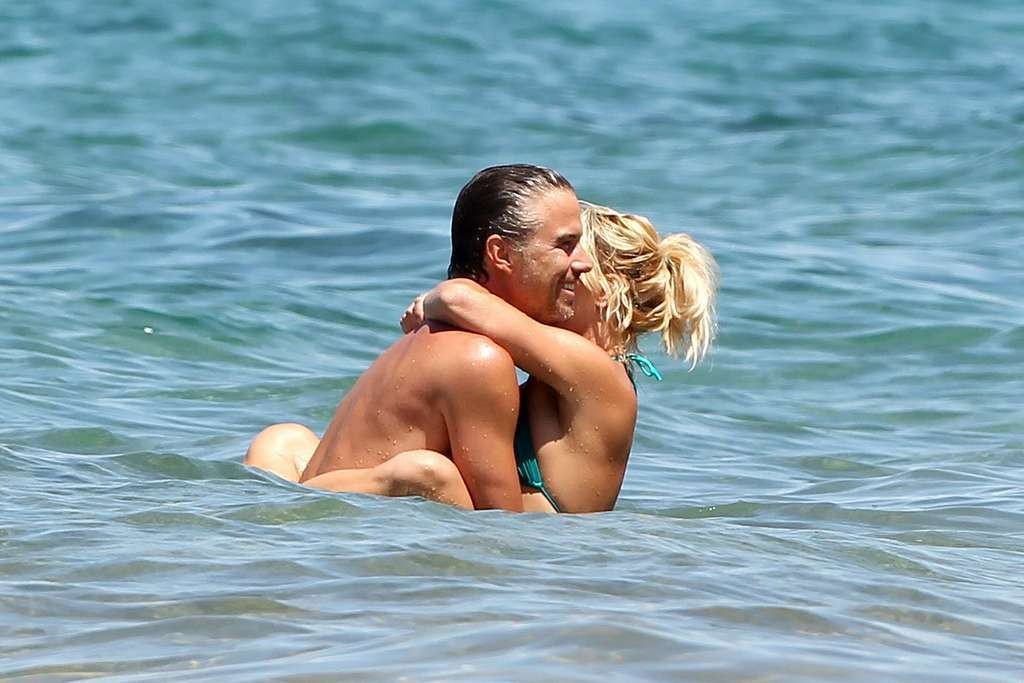 Britney Spears in green bikini on beach trying to fuck with her boyfriend in wat #75335306