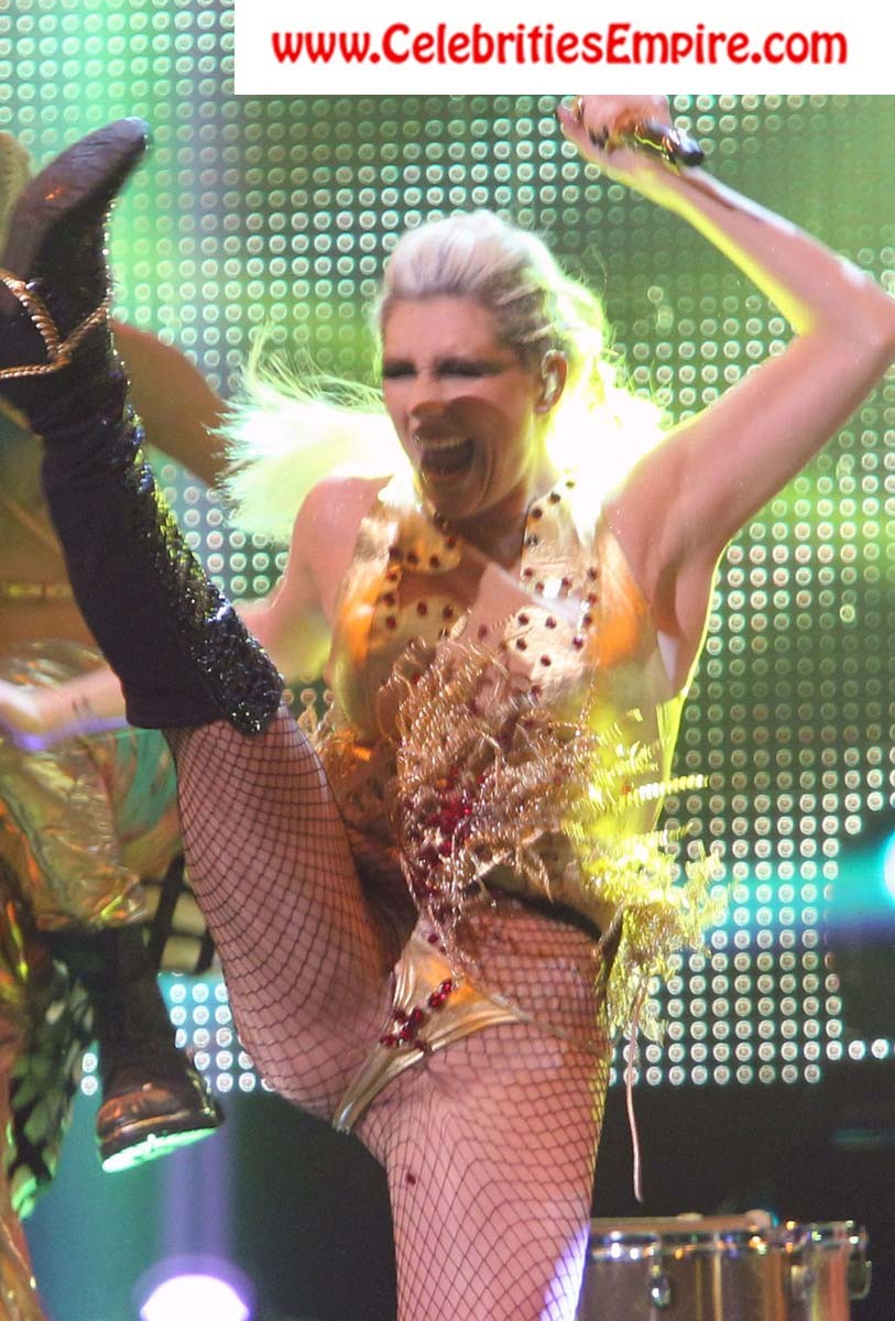 Kesha oops blinkt Muschilippen
 #75191181