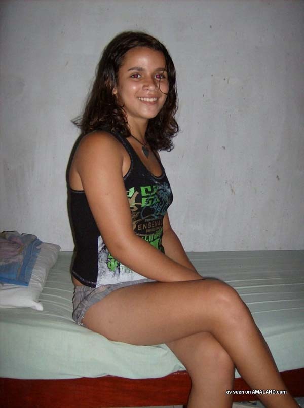Sexy latina teen posiert nackt
 #68498797