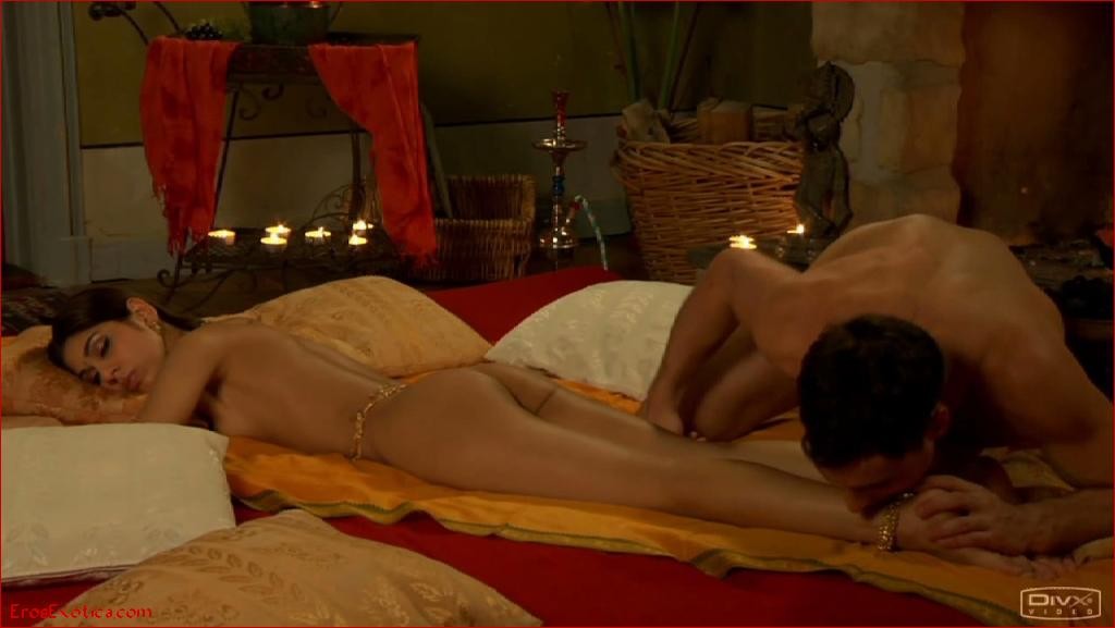Massage érotique du vagin en Inde
 #69793655