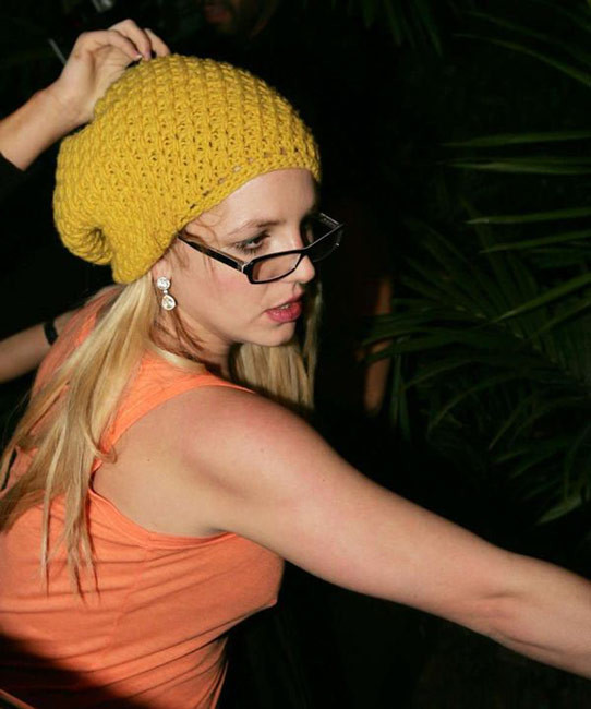Britney spears zeigt ihre rasierte Muschi in der Öffentlichkeit
 #75434421