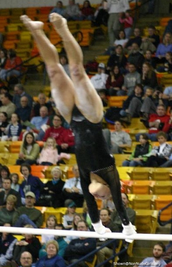 Gimnastas universitarias
 #70759342